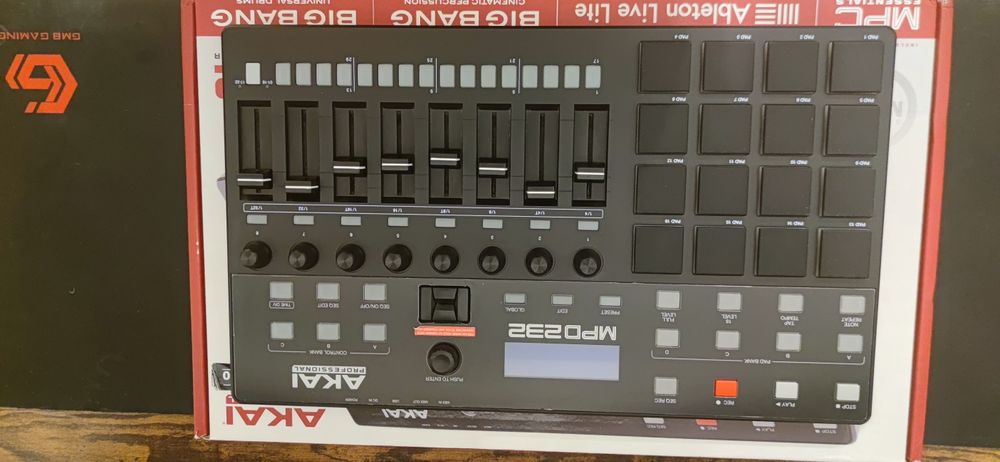 Vand Akai MPD 232 pad controller midi usb rgb Black