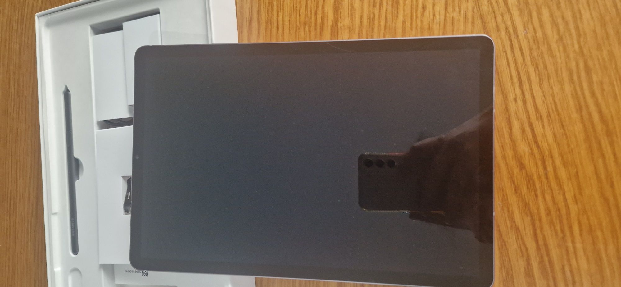 Vând  tableta Samsung  Galaxy Tab S6 8GB RAM  slot sim
