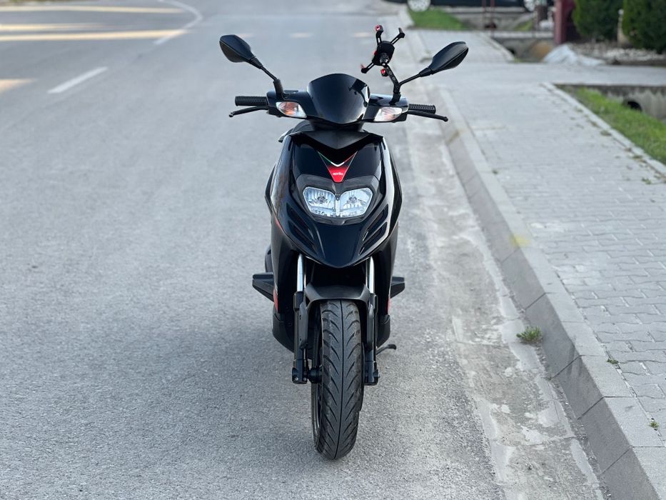 Aprilia SR ; 2016 ; 125 c.c.