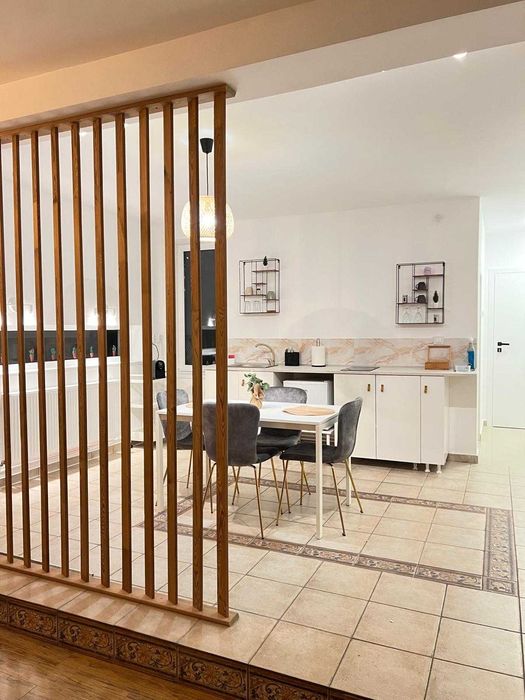 Garsoniera -la casa- zona centrala