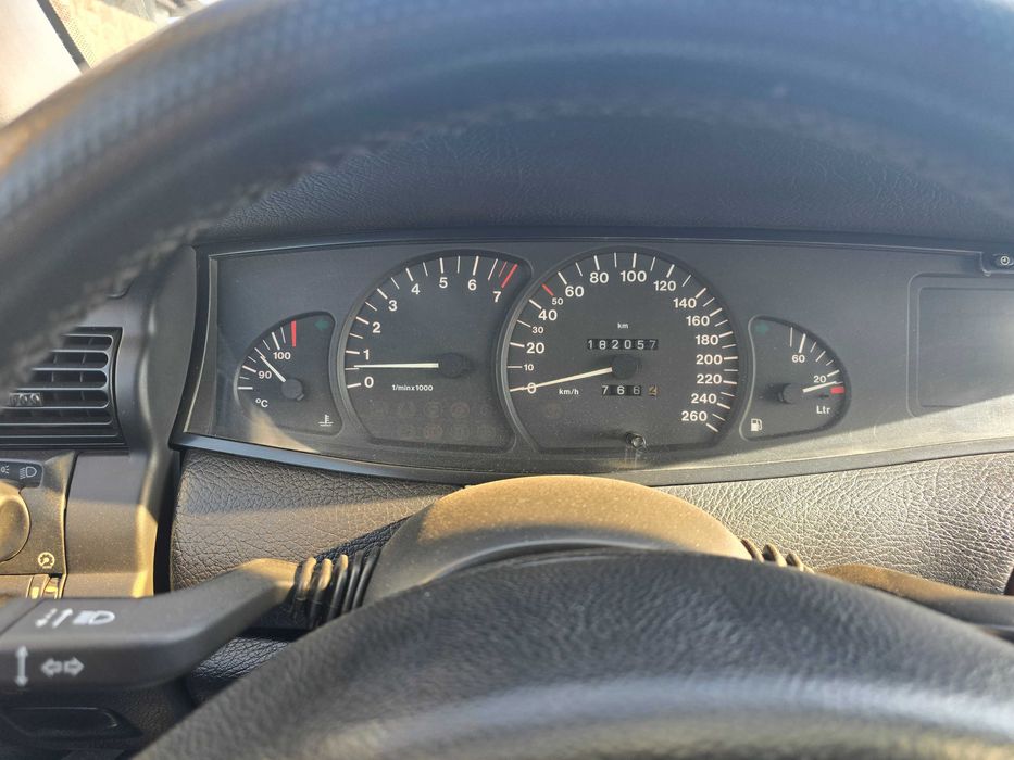Продам машину opel omega