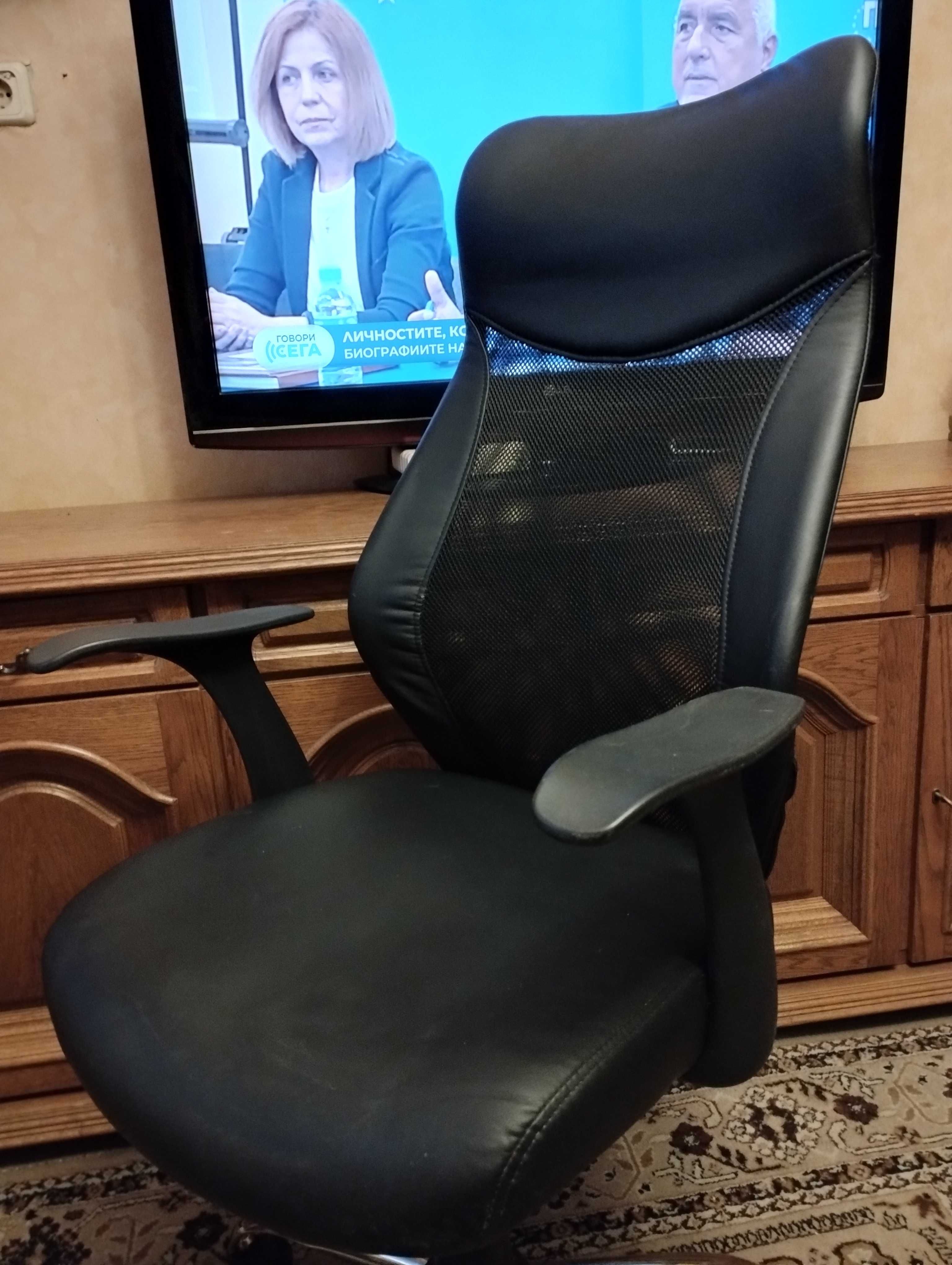 Продавам запазен  офис стол