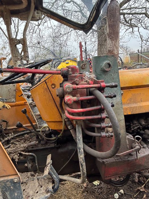 Incarcator frontal pentru tractor 450 si 550