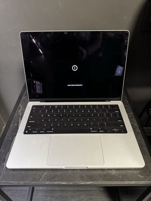 Apple Macbook Pro M4 14’