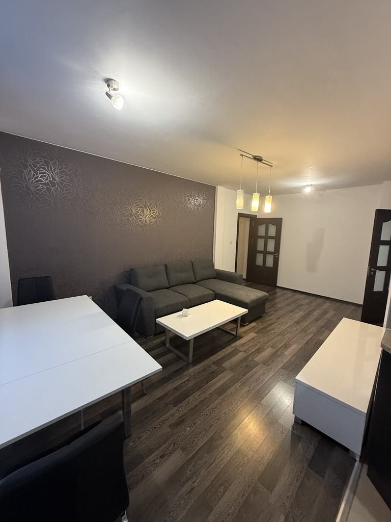 Дава се под наем Тристаен апартамент в Габрово, Център - 100 кв.м за 408 € - Снимка #9