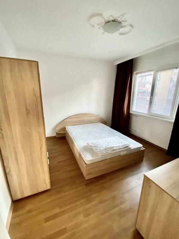 Двустаен апартамент в кв. Каменица 2