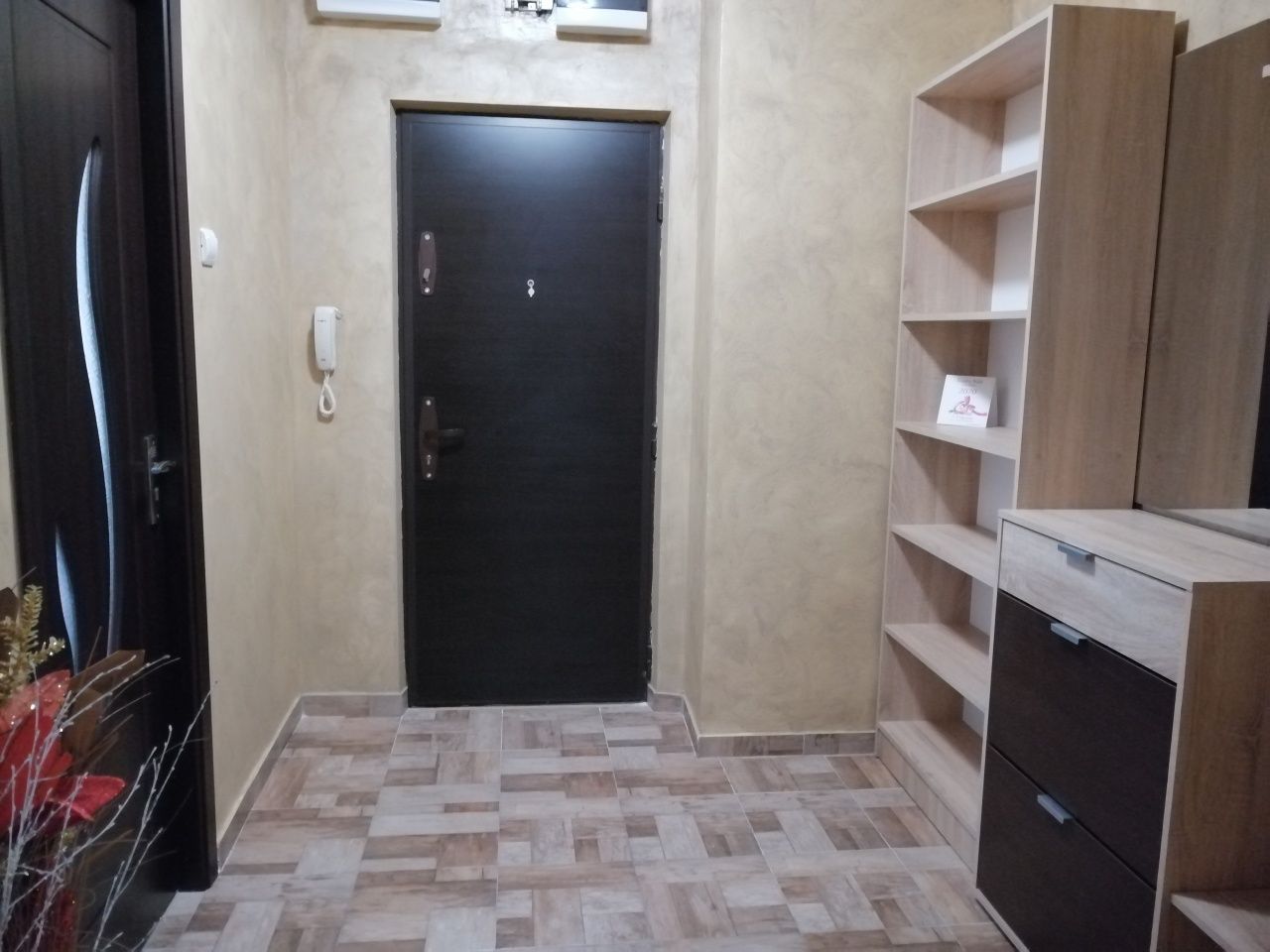 Închiriez apartament 3 camere