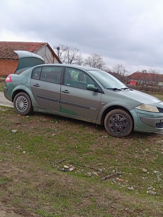 Vând sau schimb Renault