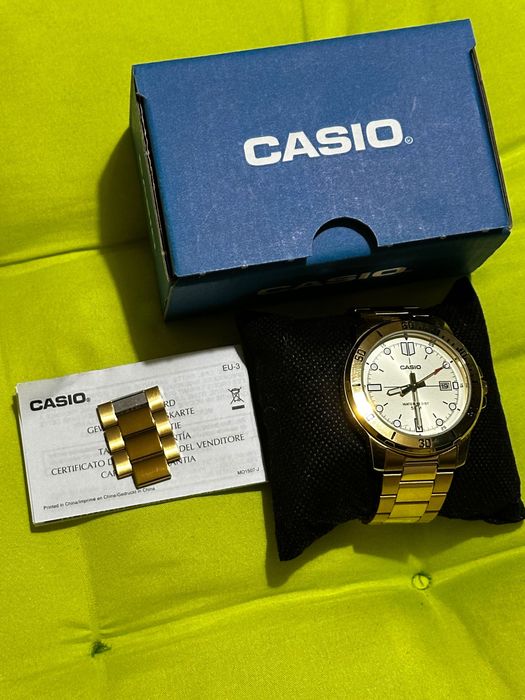 Часовник Casio Златист ( Златен )