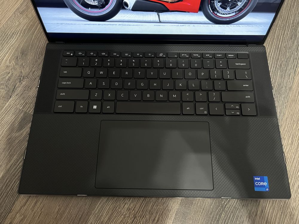 Dell XPS 15 9520 / i7-12700H / 16GB RAM/ 1 TB SSD