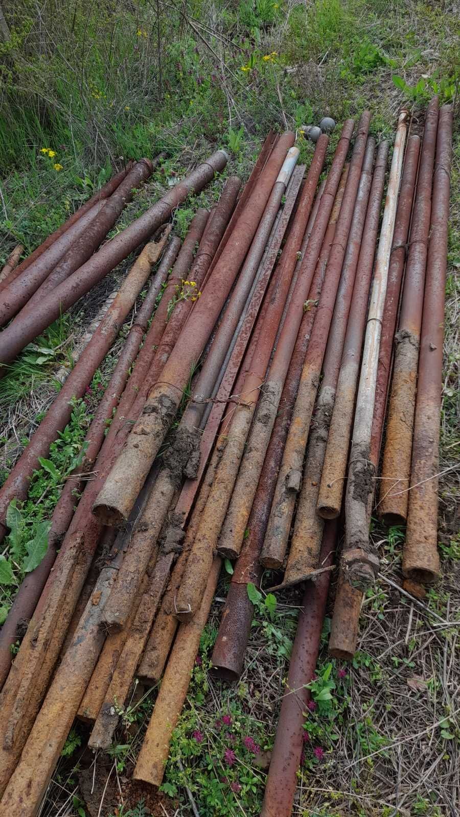 Продавам железни тръби и колове