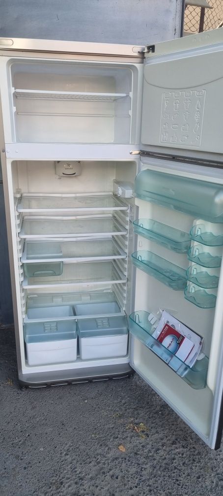 Срочно продам холодильник