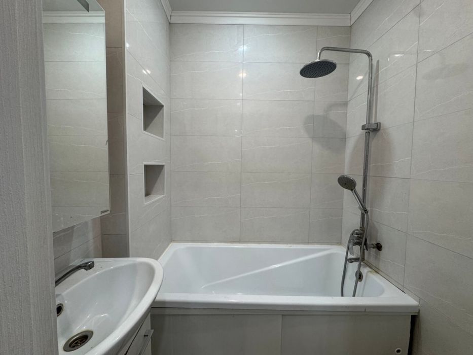 2 ком-я квартира ,49м,4/6эт,1990г ,7мкр