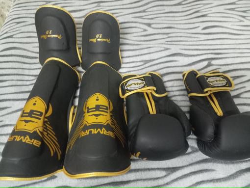 Vand Echipament de Kickbox Armura marimea 10oz
