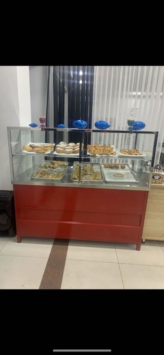 Витрина vitrina 2 qavat ciroyli oynali