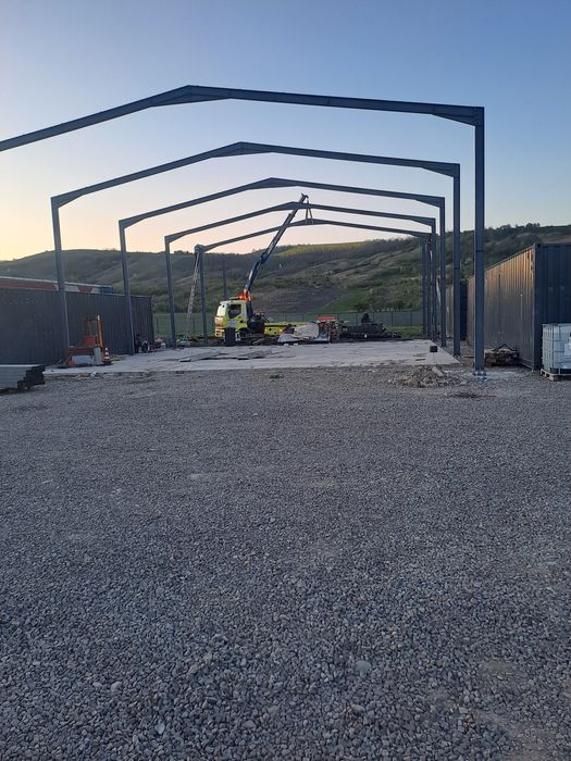 Vând hala metalica 15x30