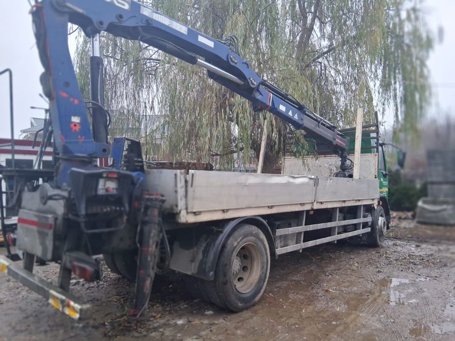 Camion cu macara DAF LF