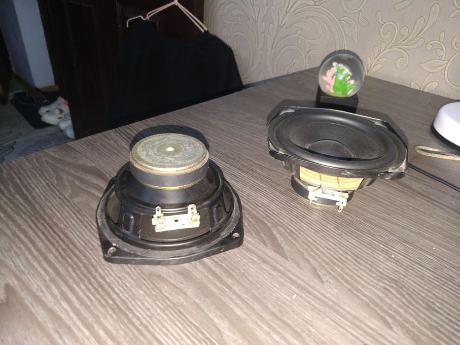 Продаю среднячастотные динамики
