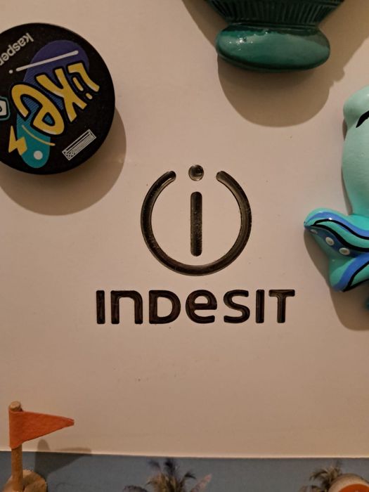 Холодильник Indesit