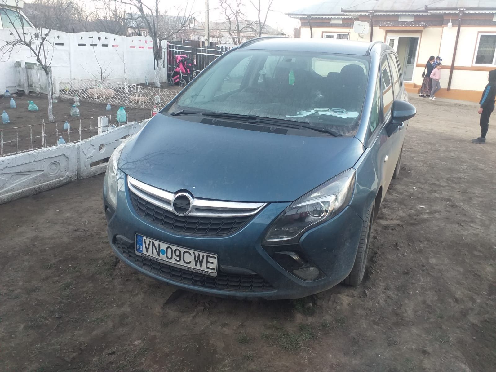 Dezmembrez zafira c 2014