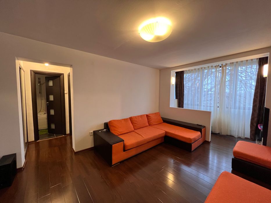 Apartament de vanzare 3 camere bd. Cuza Voda langa Farfuria et 3/4