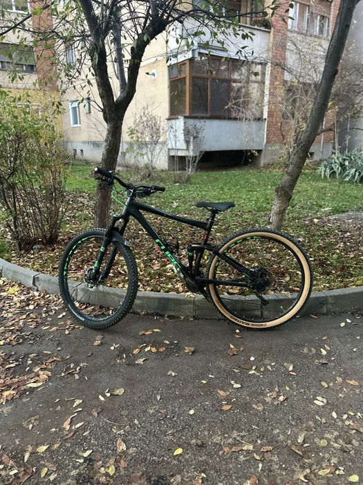 Bicicleta Full Suspension Cube