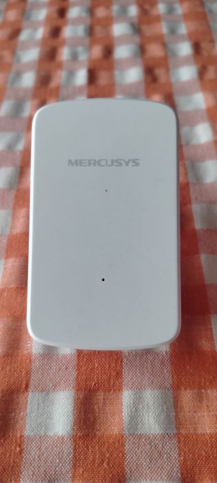 Range Extender Mercusys ME10, N300, Wi-Fi, Single-Band. Garanție 08.26