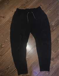 Pantaloni Nike Tech Negri