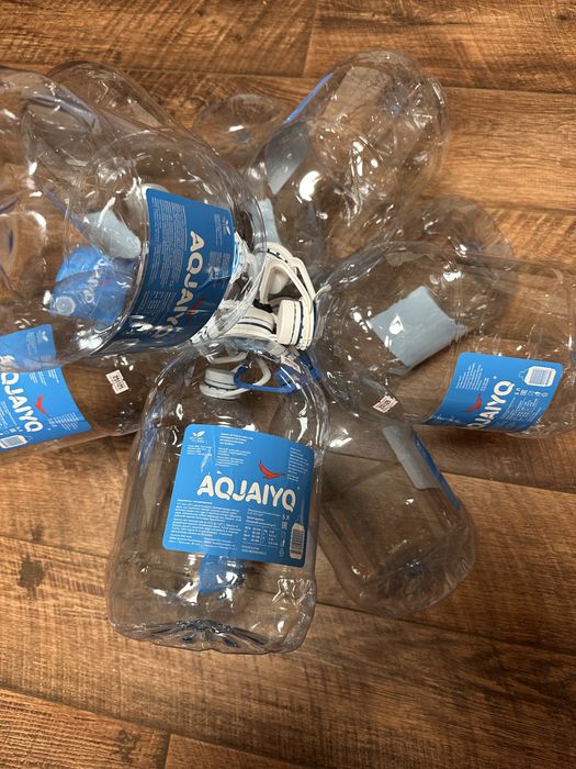 Продам баклажки из под воды по 100тнг за штуку