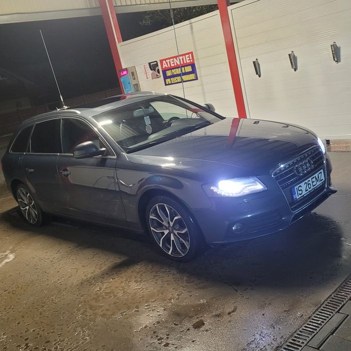 Vând Audi a4 b8 
143cp!
Distributie schimbată !
Filtre,ulei schimbate