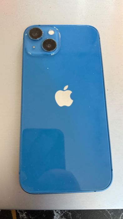 Продавам запазен ipone 13