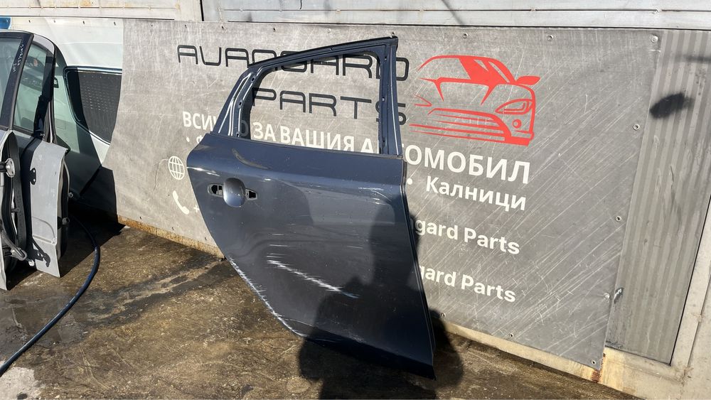 Задна дясна врата Volvo V40 (2012-2019)