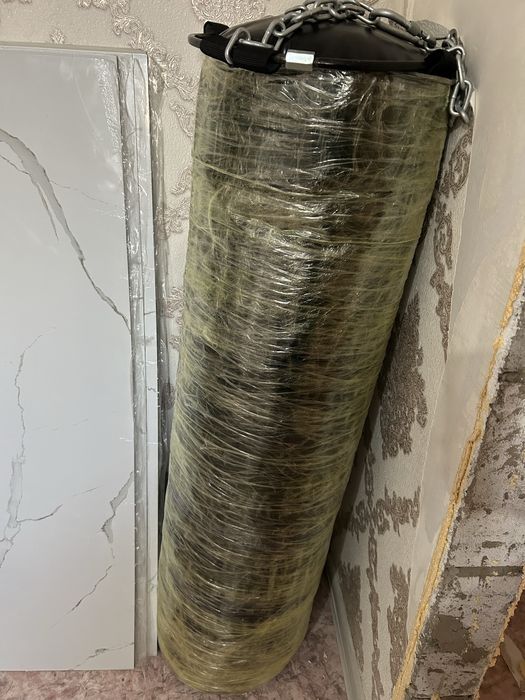 Продам боксерскую грушу новая