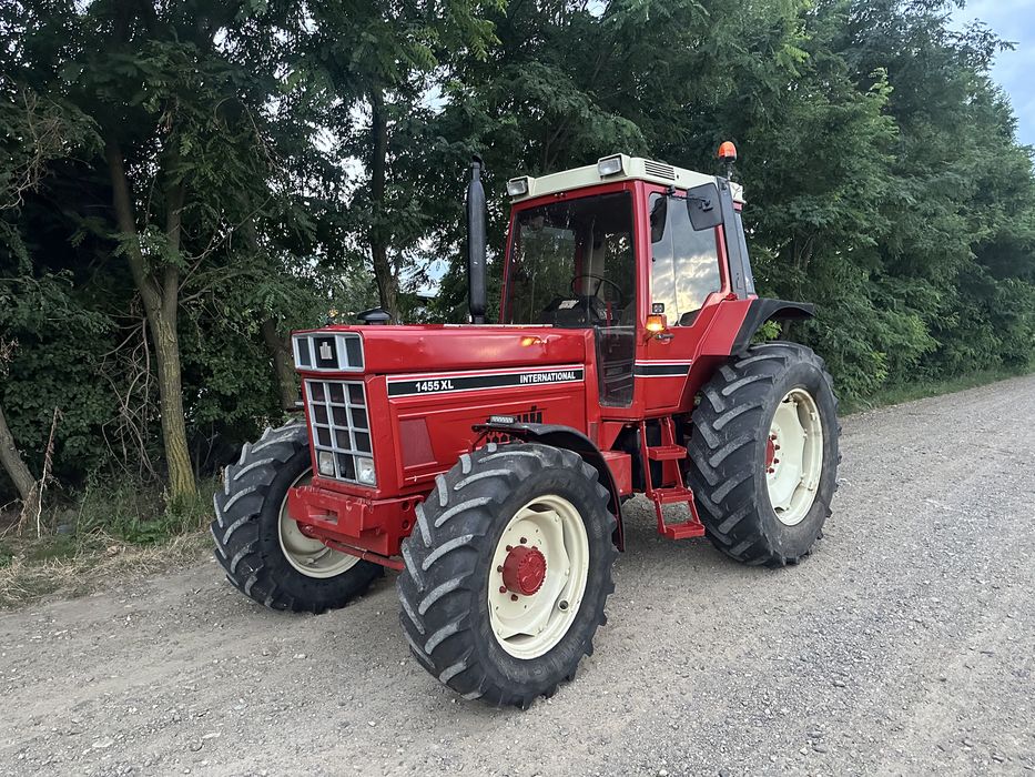 Tractor International 1255XL