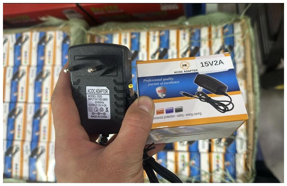 адаптер, блок питания 15v 2A (разъём 4,0х1,75) на колонку Алису Мини