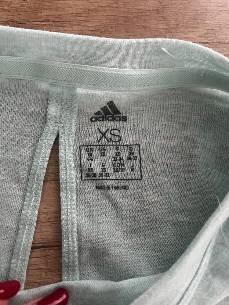 Tricou Adidas, marime xs-s