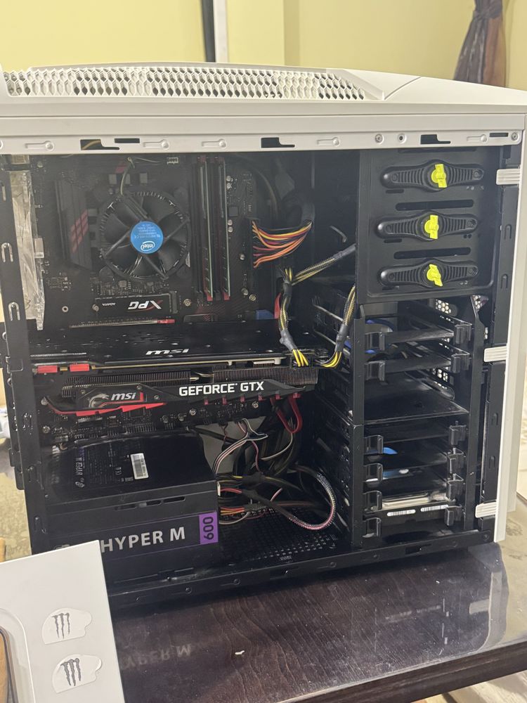 Геймърски компютър с GTX 1080 TI, I7-8700, 16GB RAM DDR4