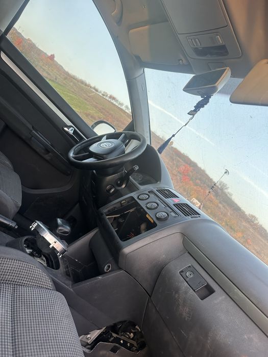 Dezmembrez  Volkswagen Touran