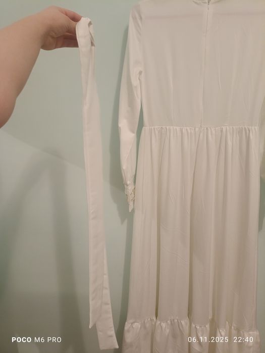 Продам платье белое писать ватсап!
