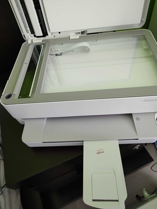Купен 250лв Мастиленоструен цветен принтер HP Deskjet Plus скенр копир