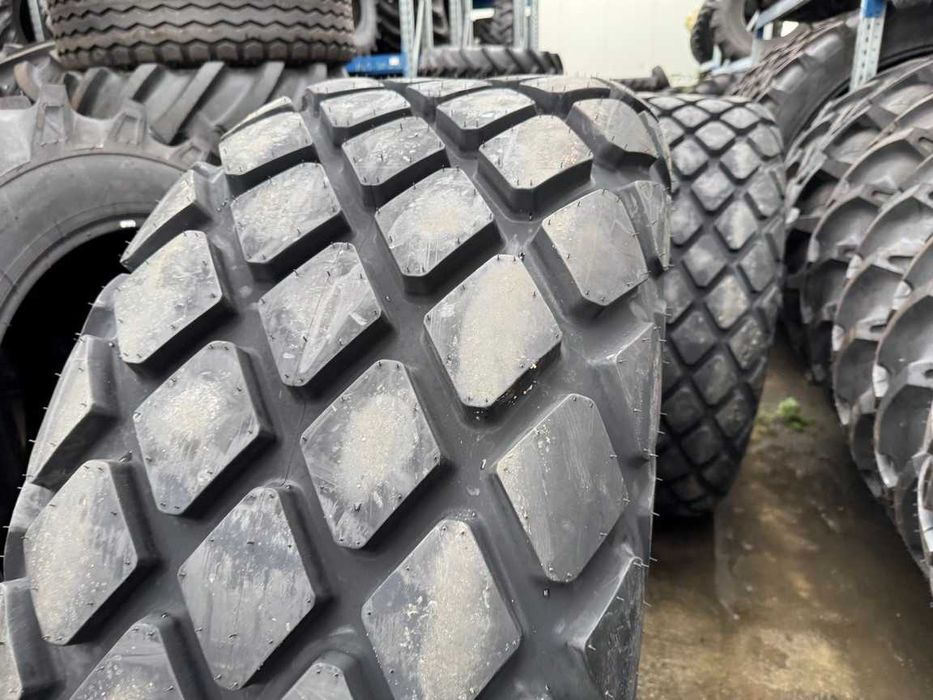 Anvelope noi cu 12 pliuri 23.1-26 marca CEAT pt cilindru compactor