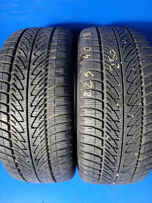 Vand 2 anvelope 225 40 18 m+s Goodyear Ultragrip 8 MO - foarte bune