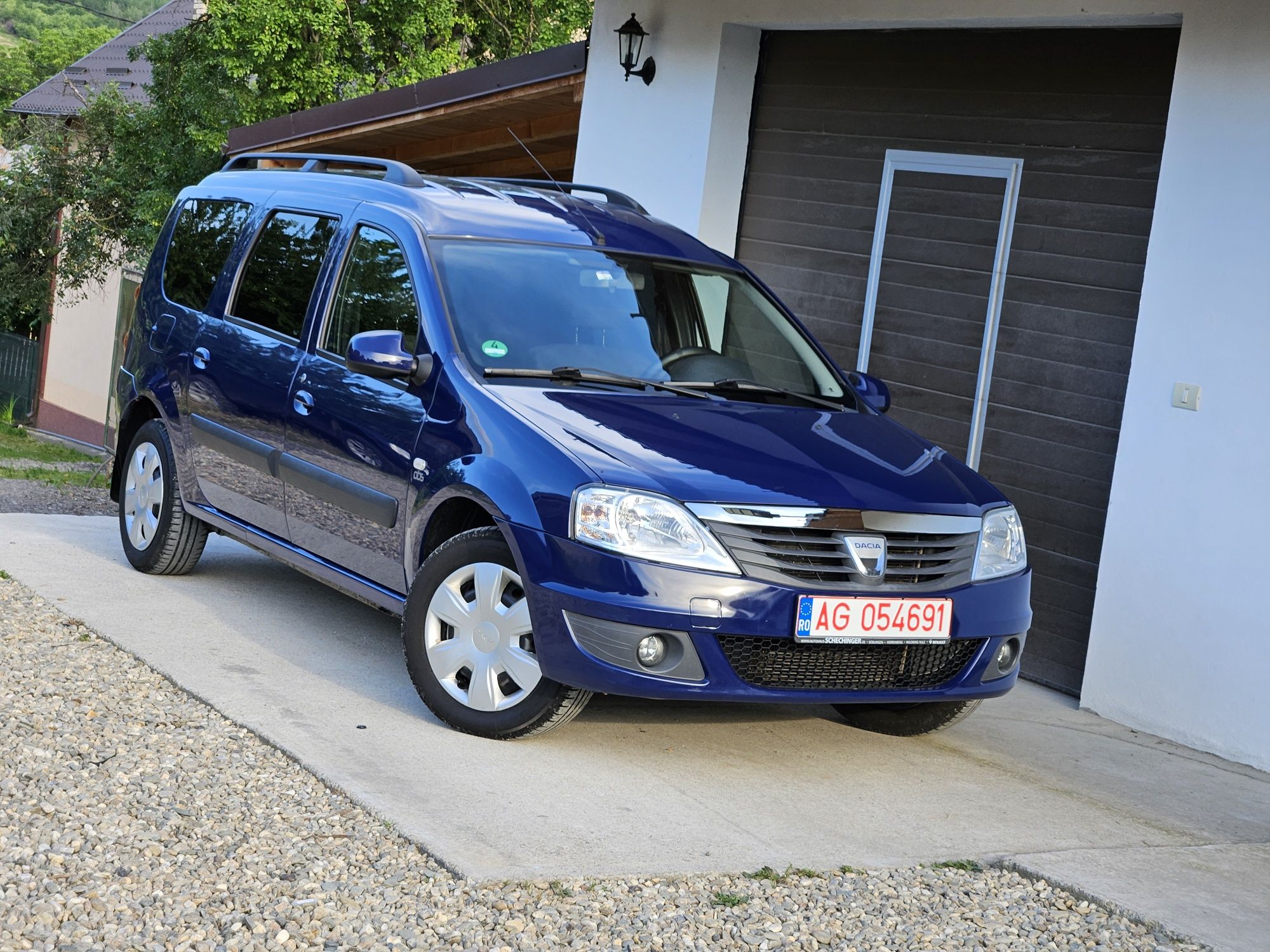 Dacia Logan M C V 7 locuri laureate Recent adus