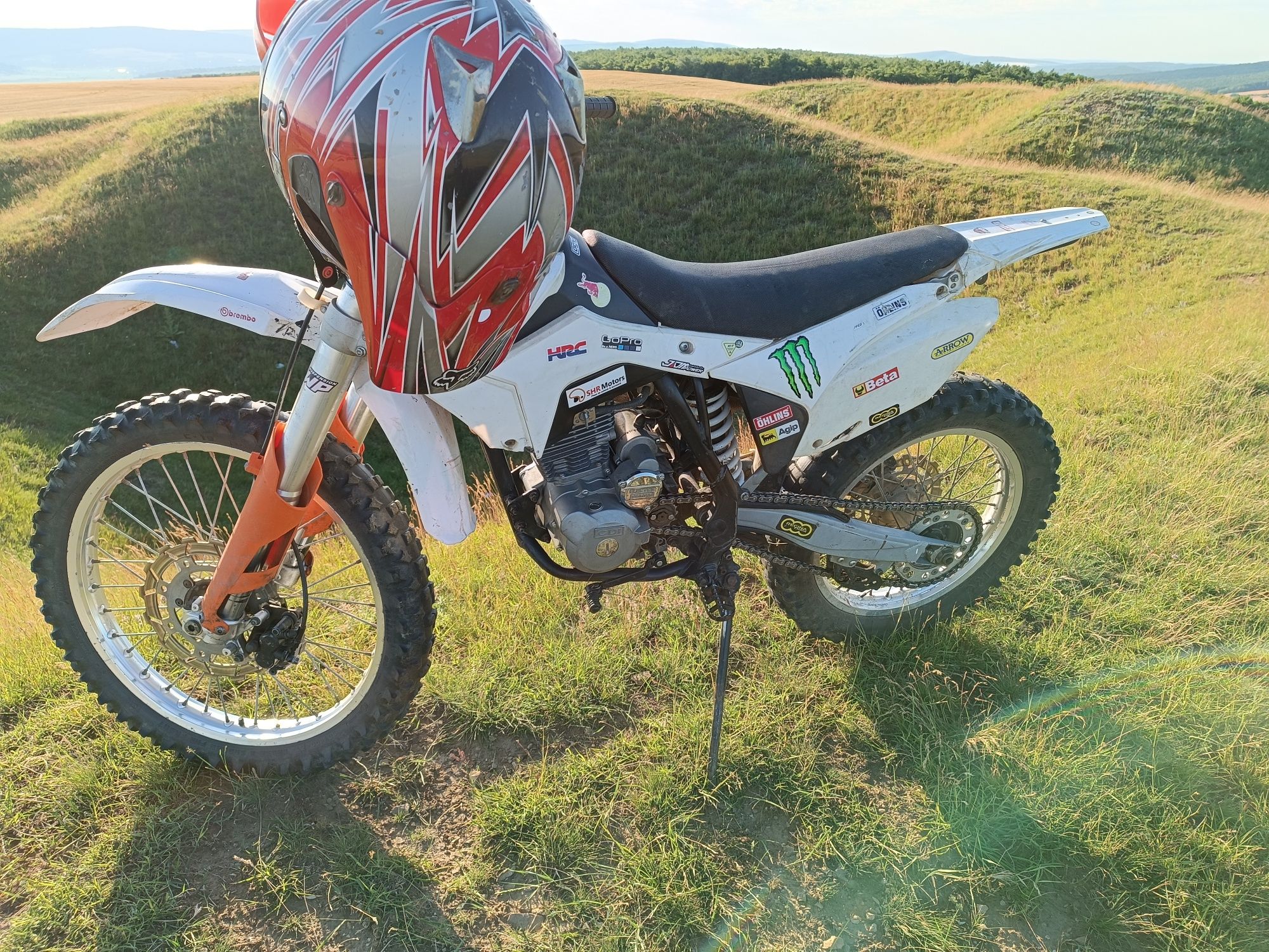 Vând moto enduro 250 4t
