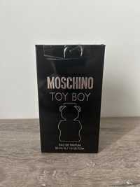 Moschino toy boy