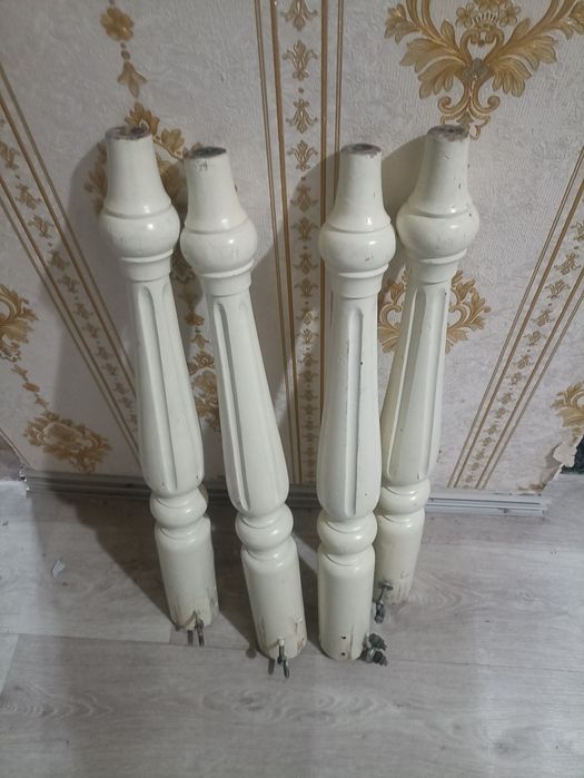 Стол б/у. 217 / 94 см.