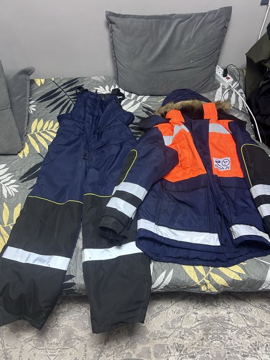 Продам зимнюю спецовку