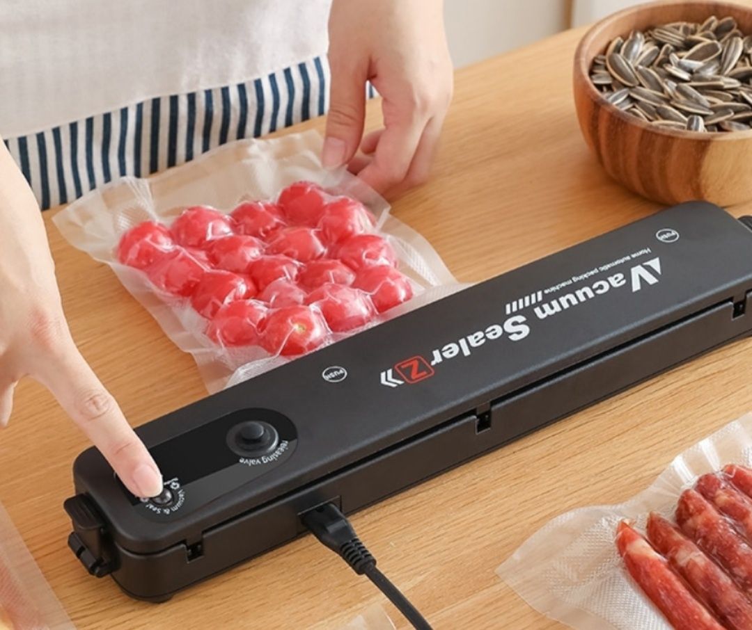 Aparat de vidat pungi Vacuum Sealer 90W / rola 5 metri