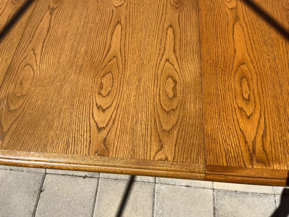 Трапезна маса със шест стола