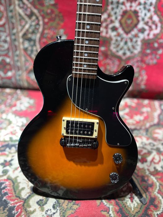 Гитара    Epiphone Les Paul Junior,